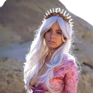Corona di rose dorate con punte di cristallo bianco per cosplay e fotografia