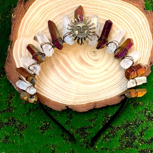 Serre-tête couronne en cristal fait main avec pierres naturelles et emblème du soleil