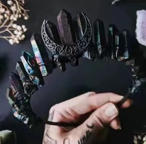 Serre-tête couronne en cristal noir fait main avec croissant de lune style gothique