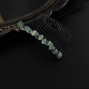 Retro black metal hair comb featuring 20 teeth and natural green crystal stone decorations