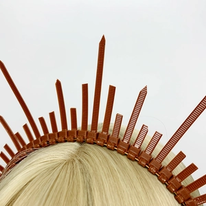 Serre-tête couronne à rayons marron avec pointes pour costumes gothiques ou religieux