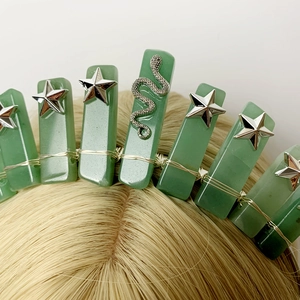 Couronne en cristal aventurine verte faite main avec étoiles et serpents argentés