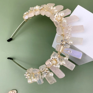 Serre-tête floral exquis en quartz rose fait main avec perles et fils dorés