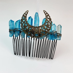 Natural crystal hair comb with bronze moon and blue stones on branch-style teeth