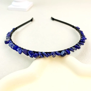Serre-tête couronne fait main avec pierres de lapis-lazuli bleues sur métal noir