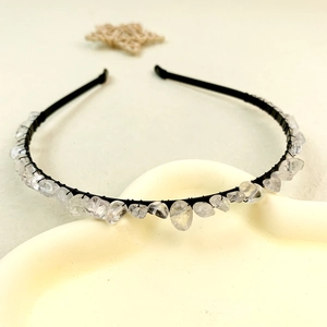 Serre-tête artisanal en cristal de quartz blanc avec tressage bohème pour mariée