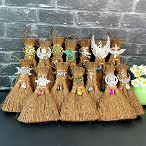 Wicca Witch Mini Broom Hanging Ornament With Artificial Crystal Alloy Charms Retro Handmade Car Pendant Halloween Home Decor Altar Accessory