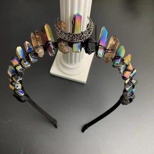 Serre-tête couronne en cristal noir gothique fait main avec un élément de lune