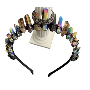 Couronne de cristaux bohème faite main avec lune en métal sur un serre-tête noir