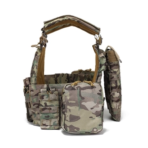 Tactical vest in MC camouflage with MOLLE system and multiple pouches for outdoor training