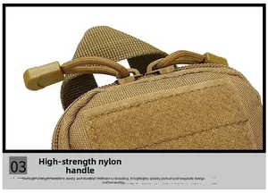 Détail d'une pochette tactique kaki avec poignée en nylon renforcé et double fermeture