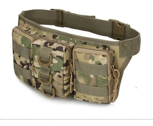 Detailweergave van de multifunctionele camouflage heuptas met Molle systeem en D-ringen
