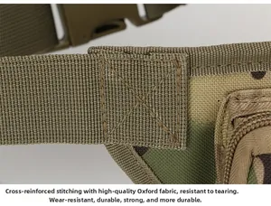 Detail van tactische camo heuptas met versterkte kruisstiksels op oxford materiaal