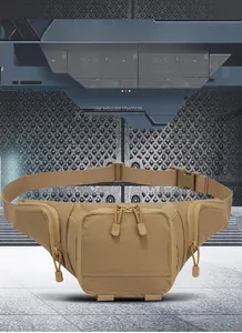 Detaillierte Frontansicht der taktischen Gürteltasche in Khaki mit MOLLE-System