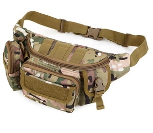 Dettaglio del marsupio tattico multicam con sistema MOLLE e area in velcro frontale
