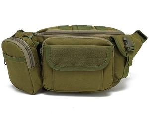 Vista dettagliata del marsupio tattico verde militare con design a tasche multiple