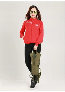 Détail du sac à eau tactique vert armée avec poignée et bouchon de remplissage d'eau