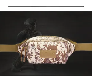 Vue avant du sac banane tactique camouflage numérique en nylon avec zone velcro patch