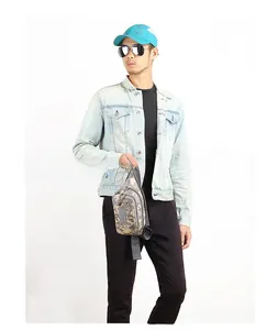 Sac de poitrine tactique camouflage numérique avec compartiments pour la randonnée