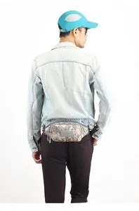 Détail du motif de camouflage numérique et de la zone velcro sur le sac tactique