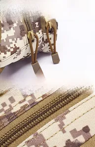 Détail du sac banane tactique camouflage avec tissu nylon et tirettes en paracorde haute densité