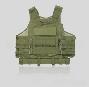 Vooraanzicht van legergroen tactisch vest met MOLLE-banden en verstelbare D-ringen