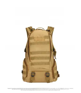 Vue détaillée de l'avant du sac à dos tactique kaki 35L avec sangles de système Molle