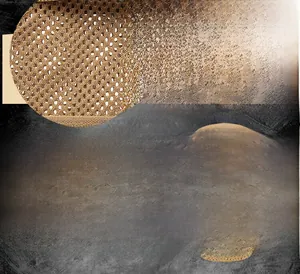 Detail van tactisch vest met ademende mesh-stof en modulair MOLLE-bevestigingssysteem