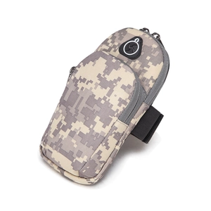 Brassard sport camouflage avec double fermeture éclair et port pour écouteurs