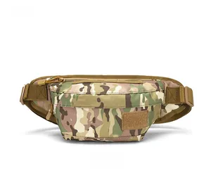 Vue de face de la sacoche tactique multicam avec zone velcro et tissu en nylon robuste