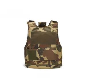 Vue avant détaillée du gilet tactique avec motif camouflage jungle et zones velcro