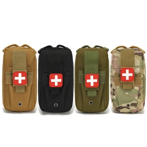 Taktische Sanitätstaschen in Khaki Schwarz Oliv und Multicam mit rotem Kreuz Symbol