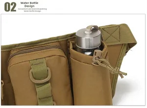 Vue détaillée de la sacoche tactique avec pochette à cordon et gourde en métal