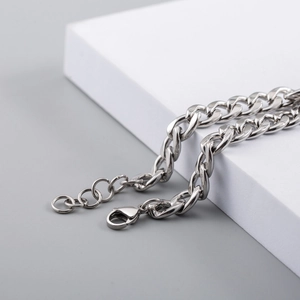 Bracelet gourmette argenté en acier inoxydable poli avec fermoir mousqueton et extension