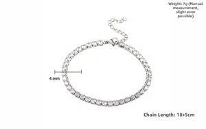 Détail du bracelet tennis argenté de 4mm montrant la longueur 18+5cm et le fermoir