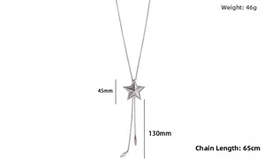 Détail du collier long avec pendentif étoile argenté incluant dimensions et textures