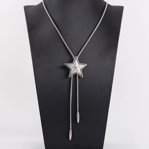 Collier Cravate Bolo avec Pendentif Étoile 3D en Acier Inoxydable Chaîne de Boîte Longue pour Homme Femme Bijoux de Mode