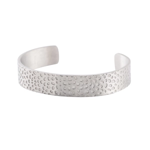 Bracelet manchette en C en acier inoxydable vintage avec texture de taches martelées