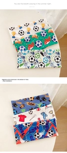 Détail de bandeaux de football élastiques avec motifs de trophées et slogans de but