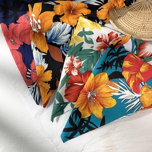 Bandeaux noués à fleurs tropicaux en quatre couleurs pour un style de plage d'été