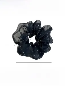 Dettagli e misure dell'elastico in organza nera con paillettes argentate