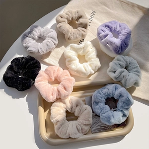 Chouchous en Peluche Mignons pour Femmes Élastiques à Cheveux Doux et Moelleux Accessoires de Mode Automne Hiver pour Filles