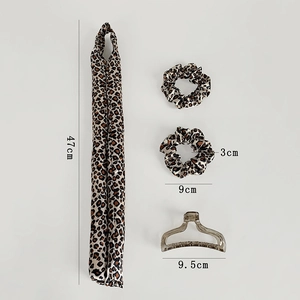 Leopard print hair accessory set with long ribbon, scrunchies and amber claw clip