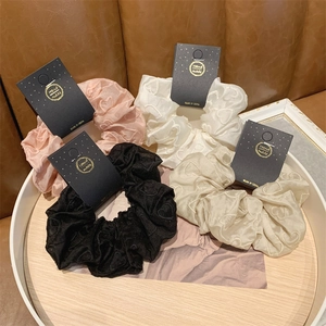 Chouchous en Satin à Texture Française Avec Broderie de Cœur Élastiques à Cheveux Haute Élasticité pour Femmes Filles Élégant
