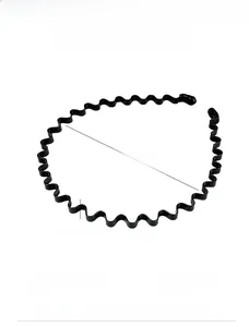 Close-up of black wavy metal headband with 12cm diameter and 0.5cm width specs