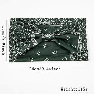 Dettaglio delle dimensioni della fascia paisley verde scuro con grande fiocco
