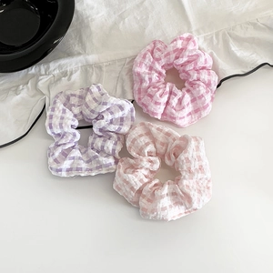 Set di tre elastici per capelli a quadretti in tessuto seersucker viola e rosa pastello