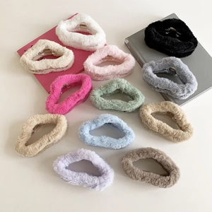 Pinces à cheveux nuage en peluche en onze couleurs pour des coiffures élégantes