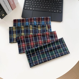 Lot de quatre bandeaux de sport à carreaux écossais rouge bleu vert et jaune pour fitness