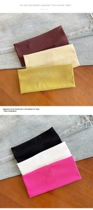 Vue détaillée de bandeaux élastiques colorés avec une texture subtile de motifs de cœur